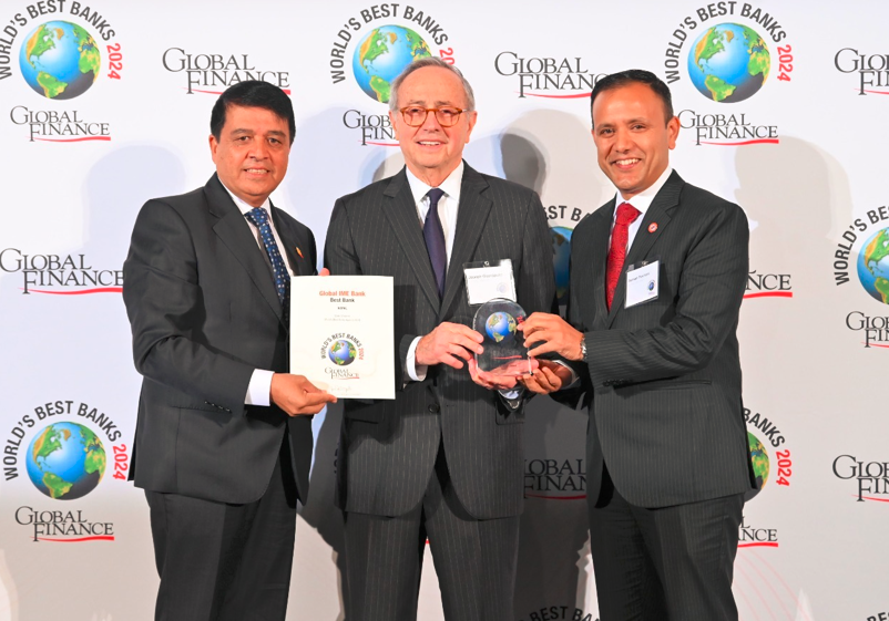 Best Bank Award photo