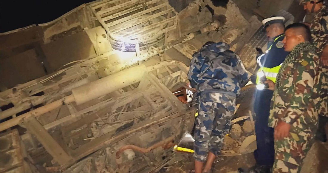 dhadhing-bus-accident_uthGRyFxvw