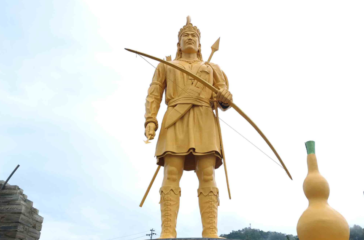 Yalambar-statue-1024x569