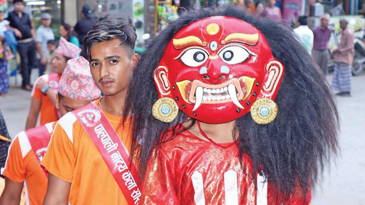 Lakhe