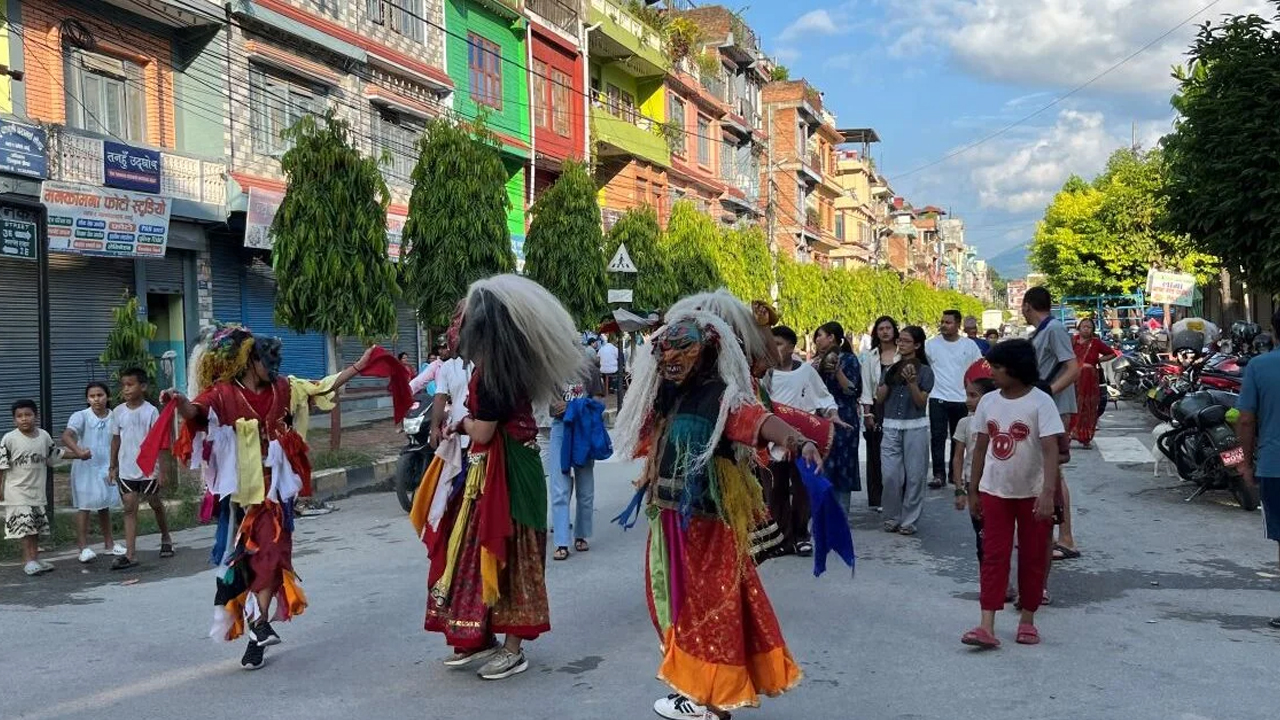 Lakhe