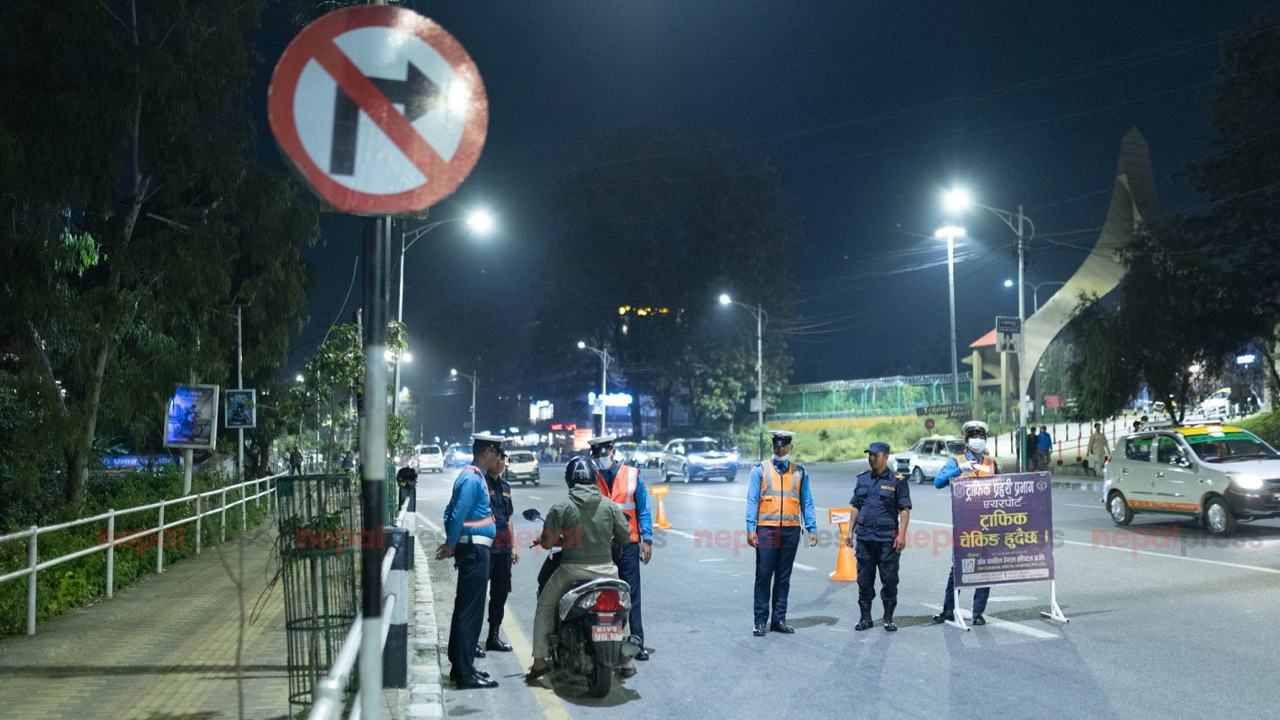 Police Ckicking